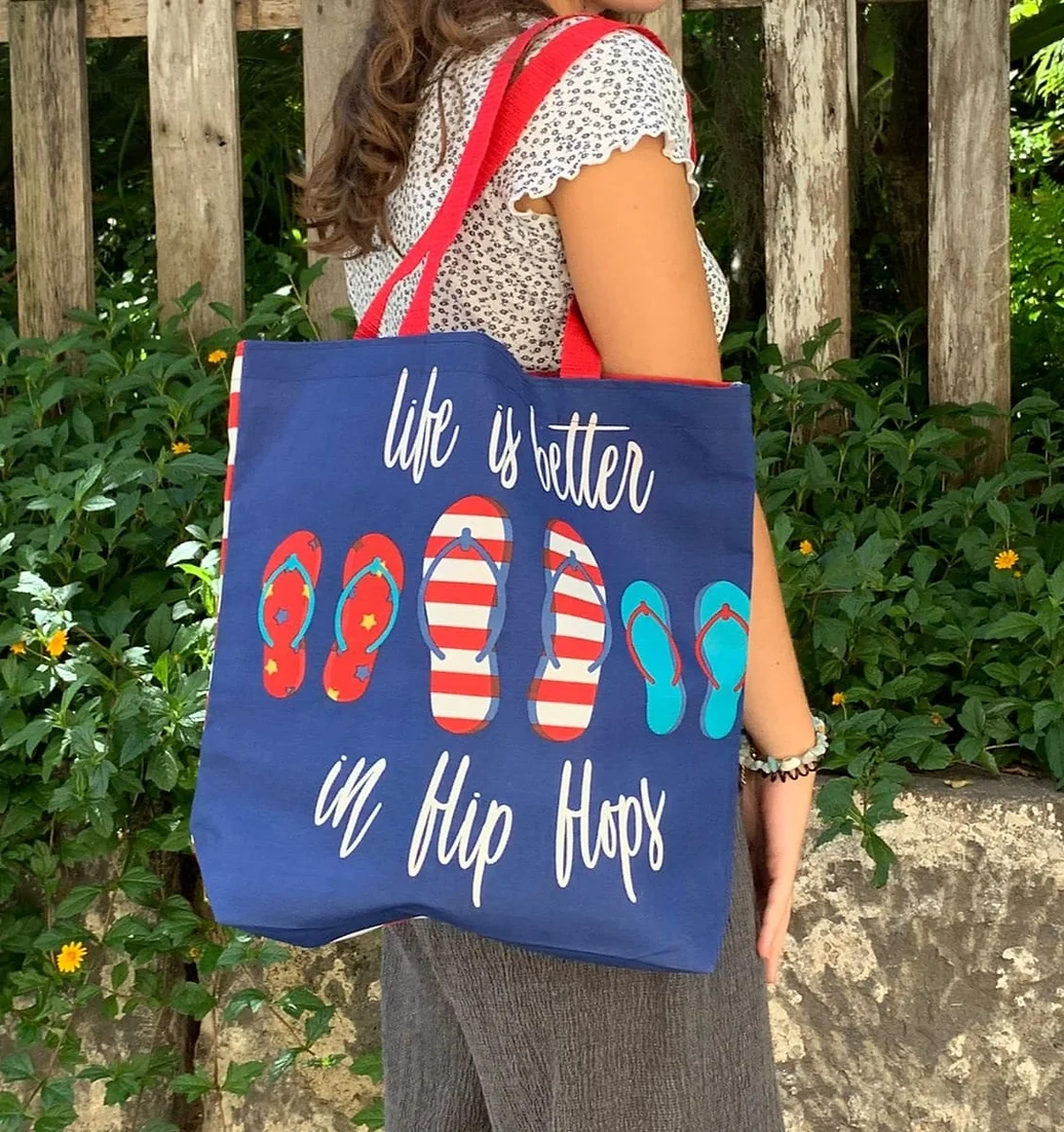 Sac tote bag "life is better in hip hops"