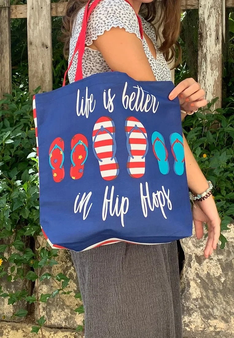 Sac tote bag "life is better in hip hops"